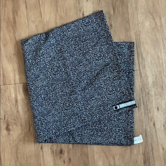 Lululemon Herringbone Vinyasa Scarf - Picture 2 of 4
